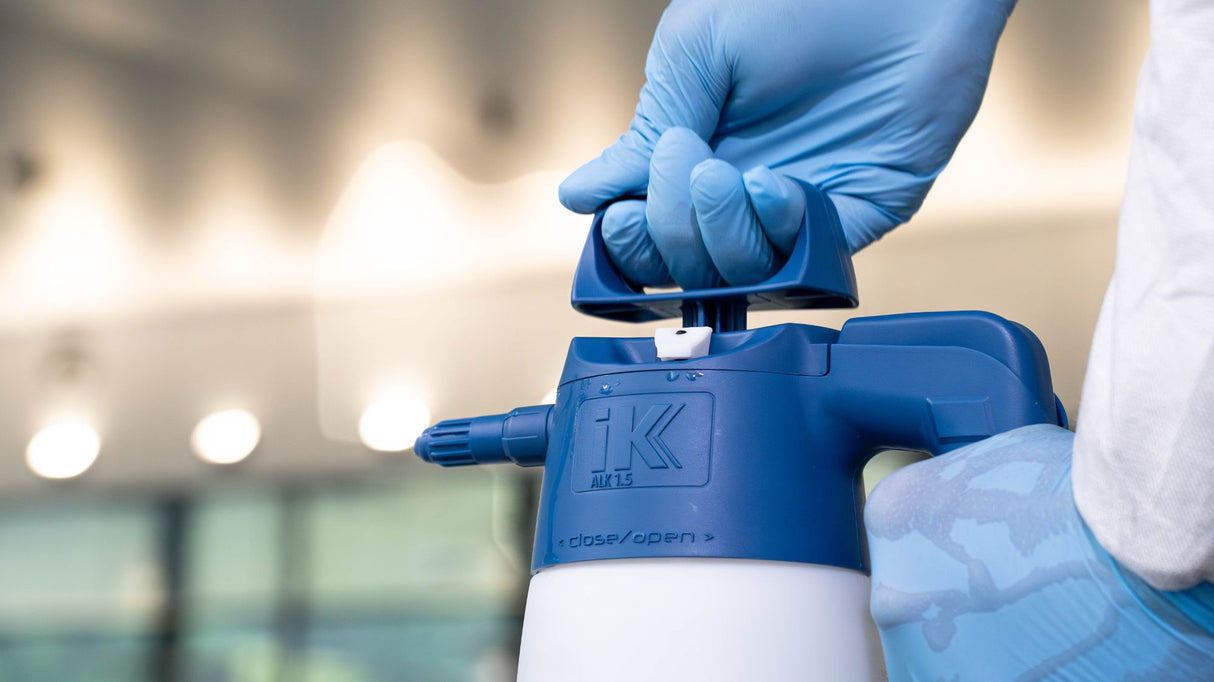 "iK Alk" 1.5 Pressure Sprayer (Alkaline)