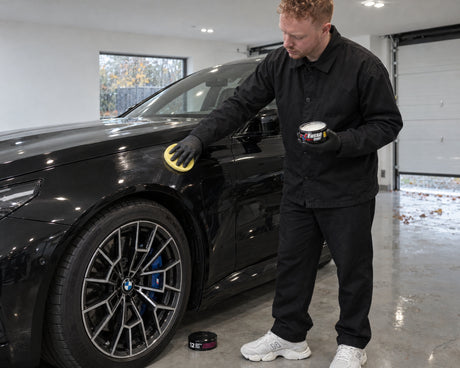 Detailing1 Hero: Wax sealant — wax or sealant before winter (Desktop)
