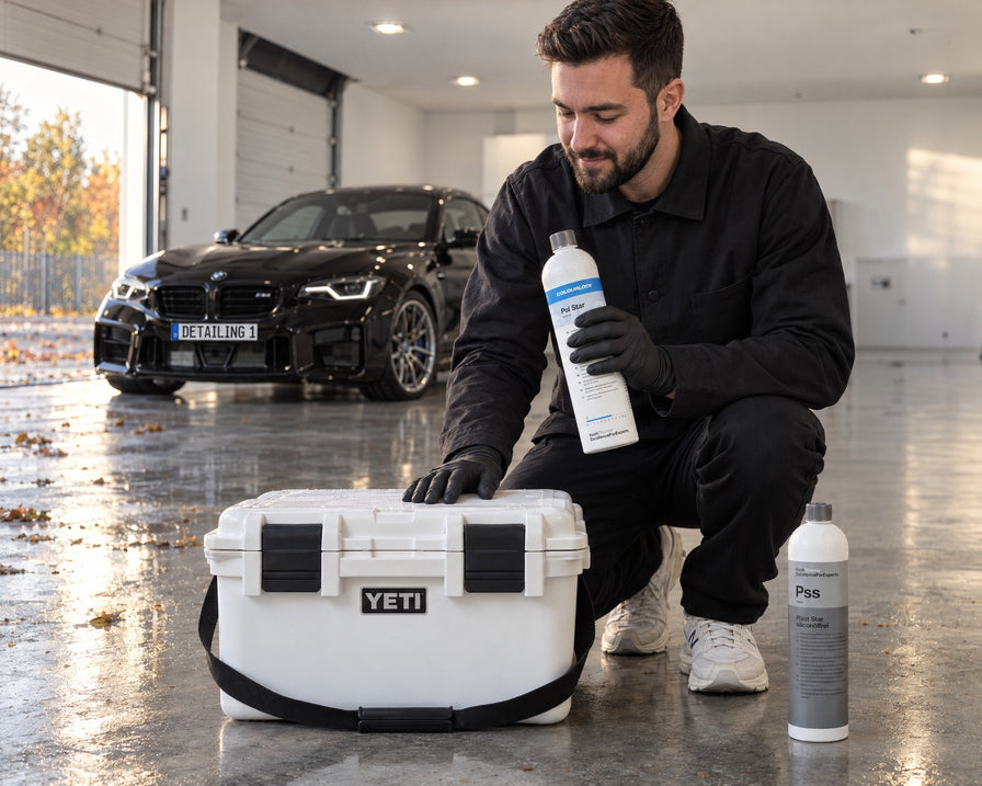 Daniel di Detailing1 con COLOURLOCK Pol Star accanto alla YETI LoadOut GoBox 30 e a Koch-Chemie Plast Star Pss, BMW M2