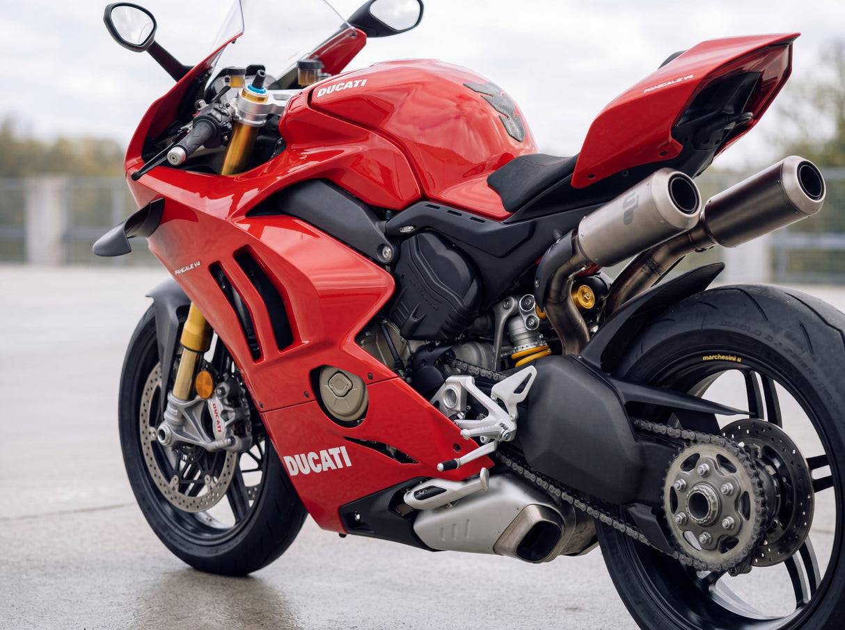 Glänzend saubere Ducati Panigale V4 in Rosso Corsa nach kompletter Reinigung mit Biker's Super-Teufel